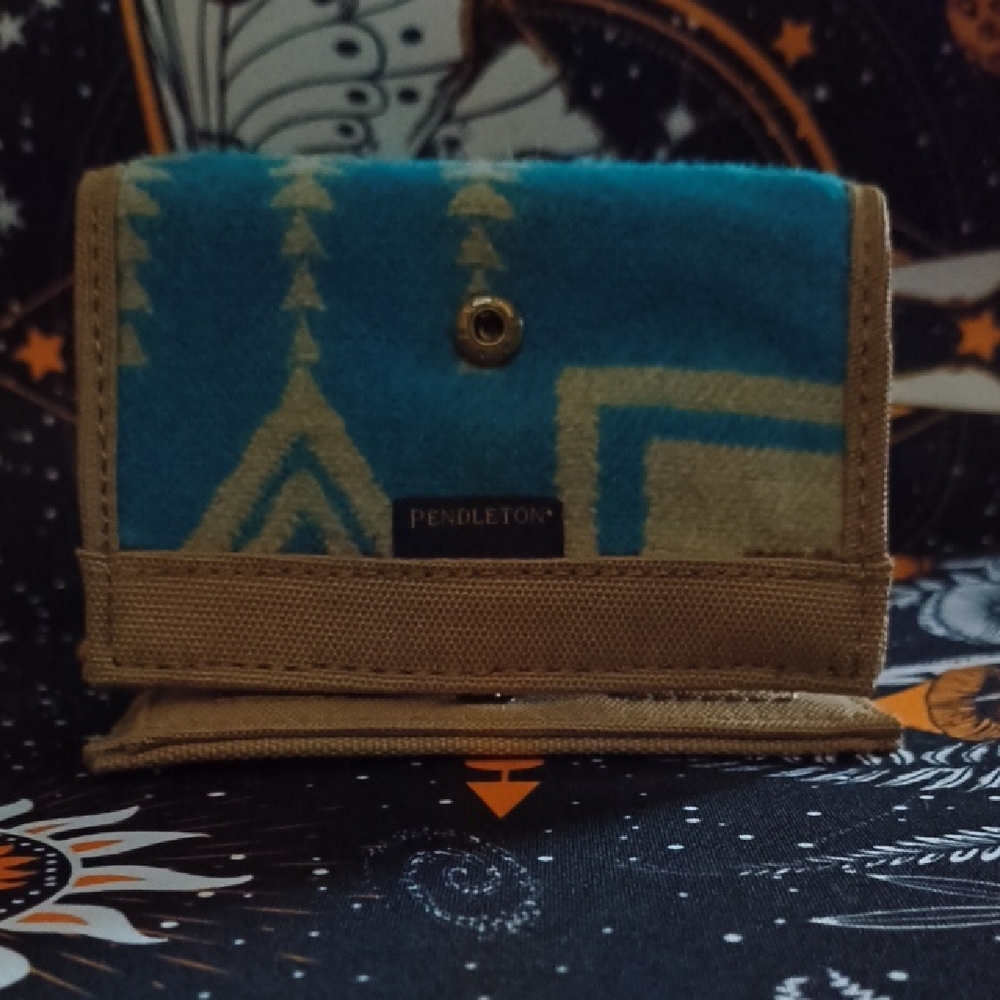 Pendleton Blue and Tan Key & Card Holder
